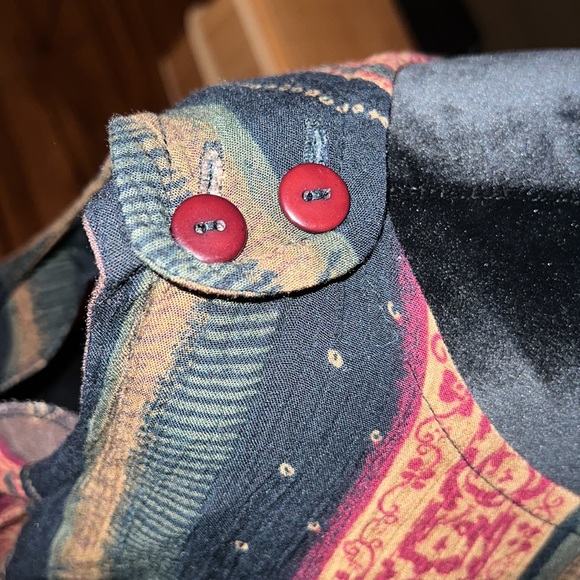 SAG HARBOR WOMAN - Picture 4 of 8